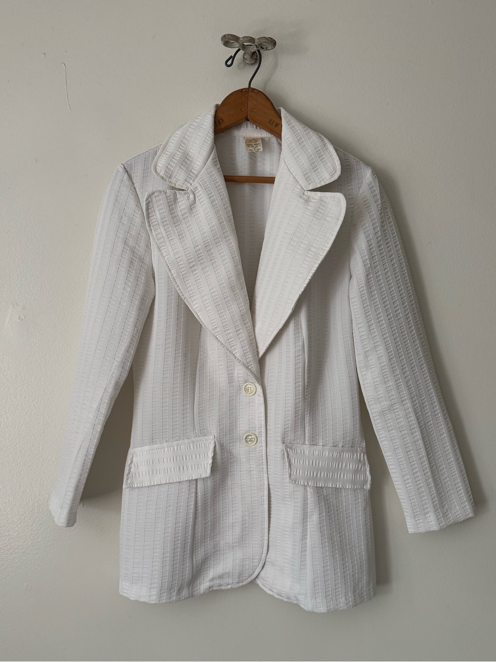 Vintage 70s Women’s White Seersucker Blazer Made in Japan.